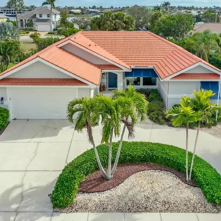 3 Bed Home Steps To The Beach I Heated Pool